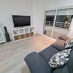 Con Vistas Al Mar En * カンブリルス